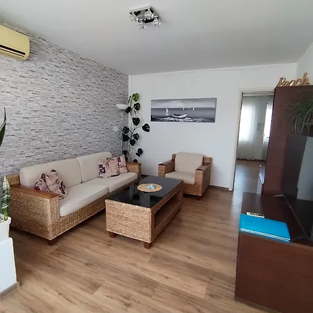 Family Apartment *